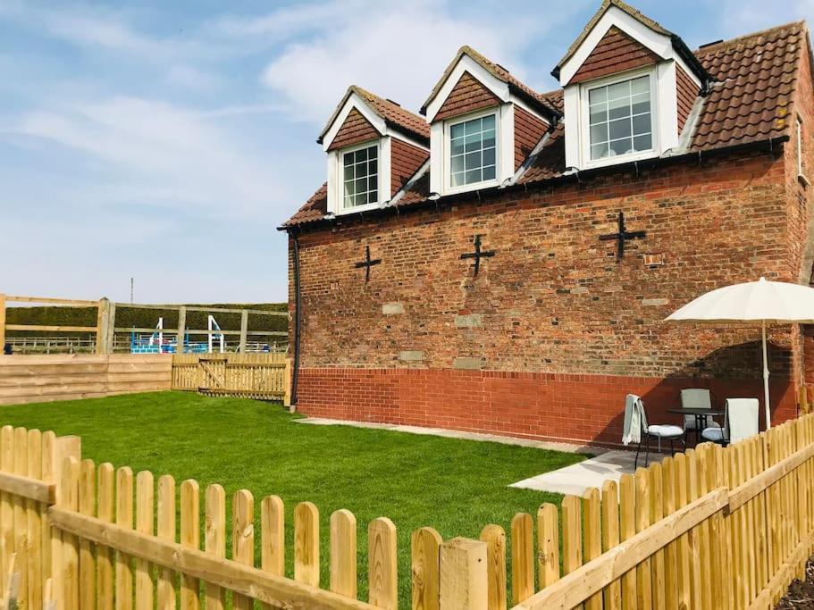 Grove Farm Old Granary, 1St Floor Loft Apartment, Includes Continental Breakfast Lincoln Exterior photo